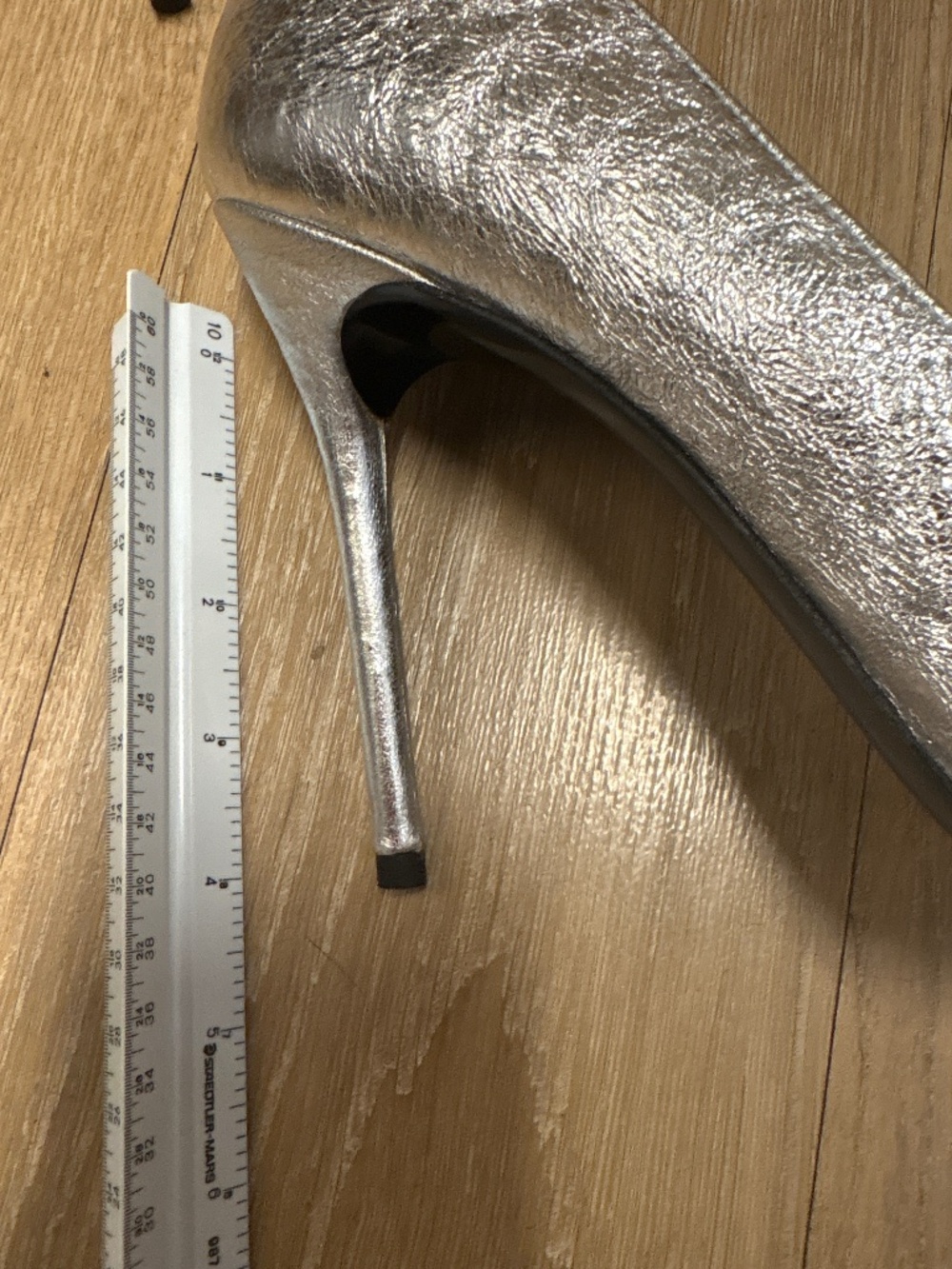 STUART WEITZMAN silver foil heels NEW IN BOX 12W - Picture 10 of 14